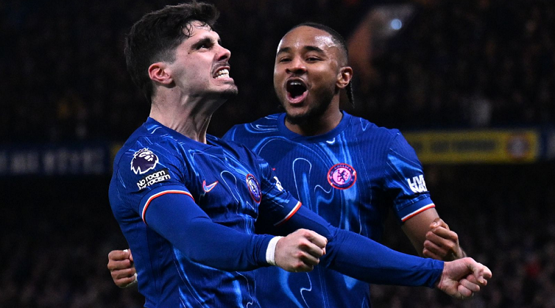 man-an-mung-gay-tranh-cai-cua-cac-cau-thu-chelsea