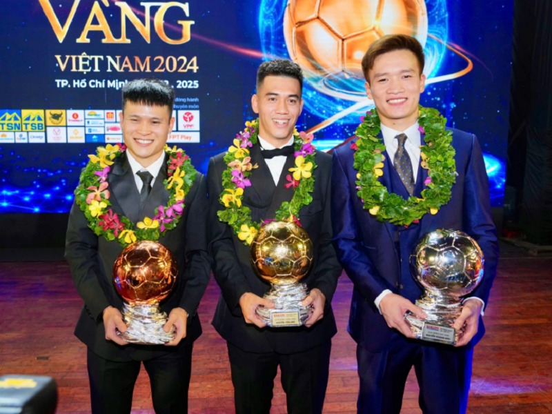 nhan-bong-vang-tien-linh-lam-dieu-khien-trieu-fan-viet
